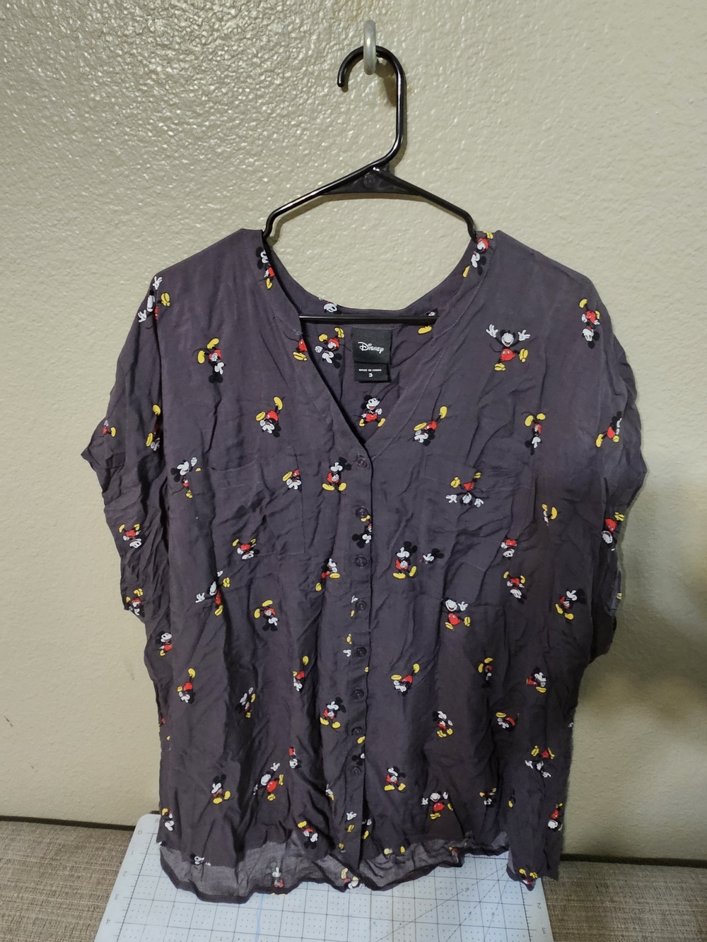Torrid Disney Mickey Mouse Grey Challis Button Front Dolman Blouse Top Size 3 3X